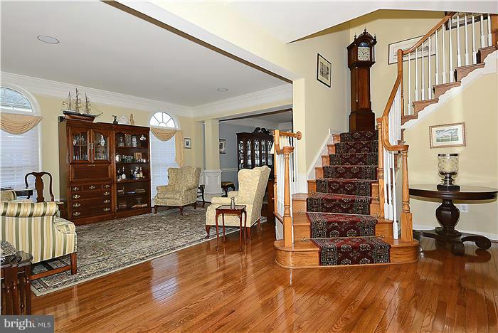 713 Childs Point Road Annapolis, MD 21401 - Photo 3 of 30 Interior (General)