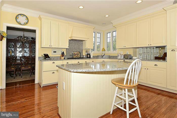 713 Childs Point Road Annapolis, MD 21401 - Photo 9 of 30 Kitchen