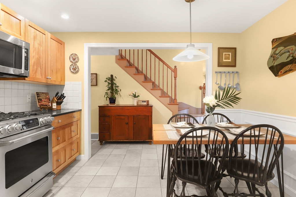 6 Mc Intosh Road Chelmsford, MA 01824 - Photo 7 of 40 Gallery Image 7
