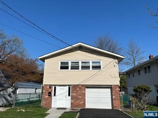 $4,200 | 1423 13th Street, Fort Lee, NJ 07024