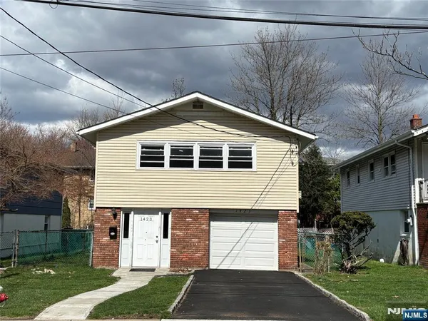 $4,200 | 1423 13th Street, Fort Lee, NJ 07024