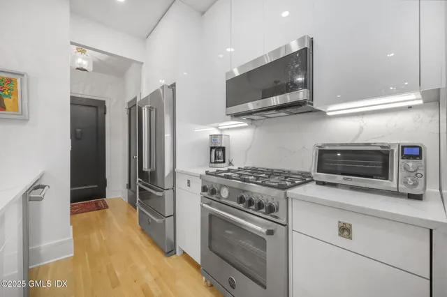 $4,500 | 47 Lafayette Place, Unit 1H, Greenwich, CT 06830