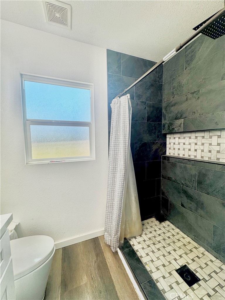 3665 Ross Street Riverside, CA 92503 - Photo 6 of 8 Bathroom 2