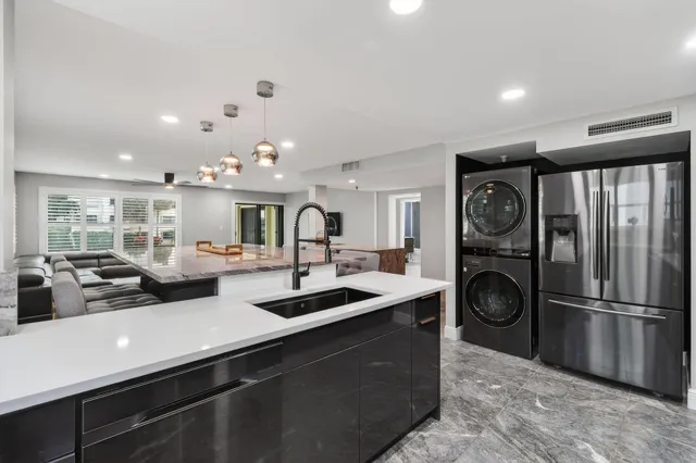 $649,000 | 372 Golfview Road, Unit 201, North Palm Beach, FL 33408