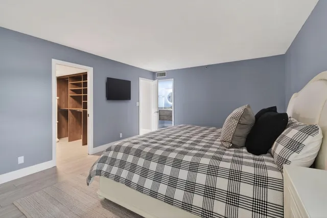 $649,000 | 372 Golfview Road, Unit 201, North Palm Beach, FL 33408