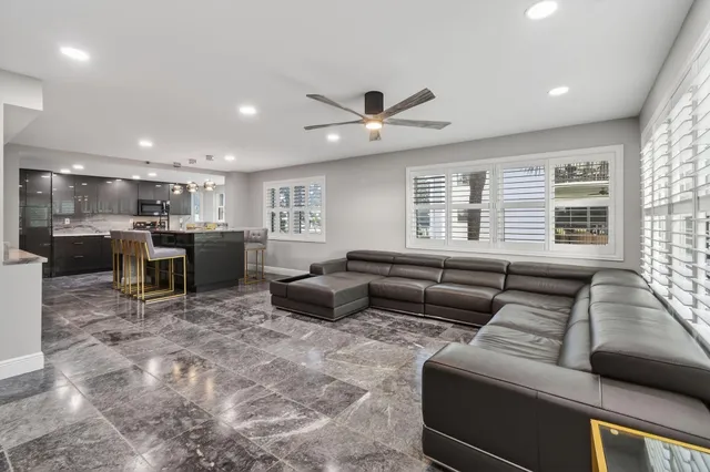 $649,000 | 372 Golfview Road, Unit 201, North Palm Beach, FL 33408