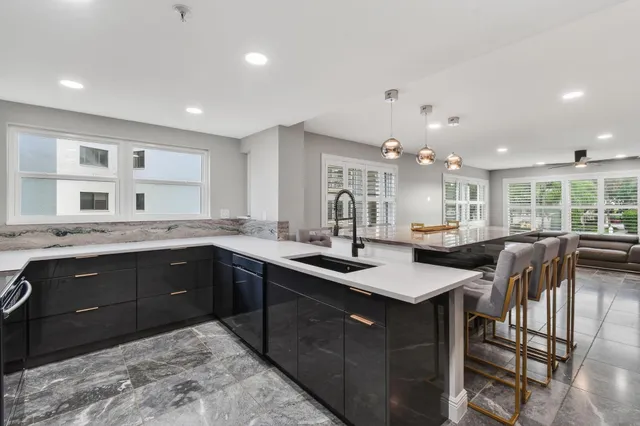 $649,000 | 372 Golfview Road, Unit 201, North Palm Beach, FL 33408