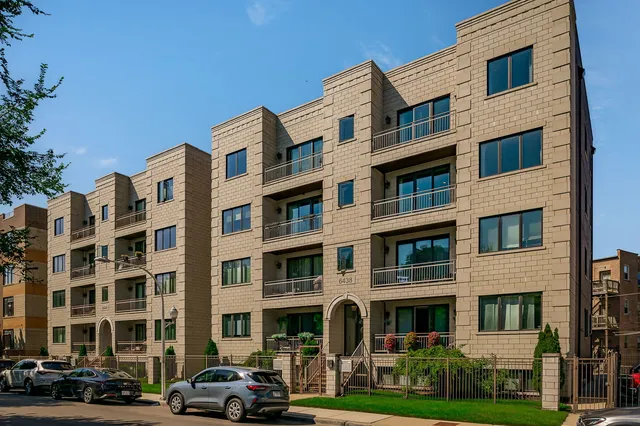 $400,000 | 6438 South Woodlawn Avenue, Unit 3N, Chicago, IL 60637