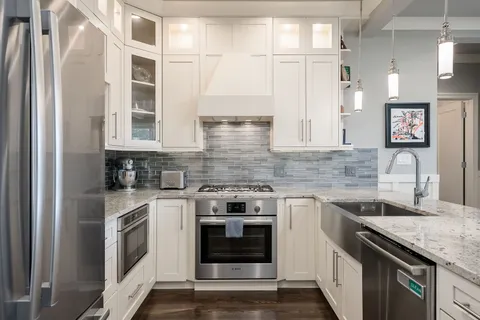 $400,000 | 6438 South Woodlawn Avenue, Unit 3N, Chicago, IL 60637