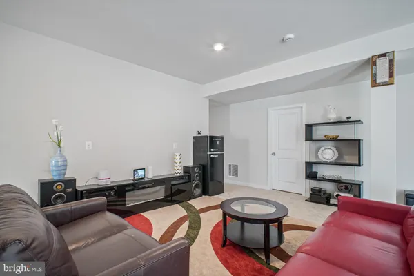 $809,990 | 2094 Whithorn Hill, Jeffersonton, VA 22724