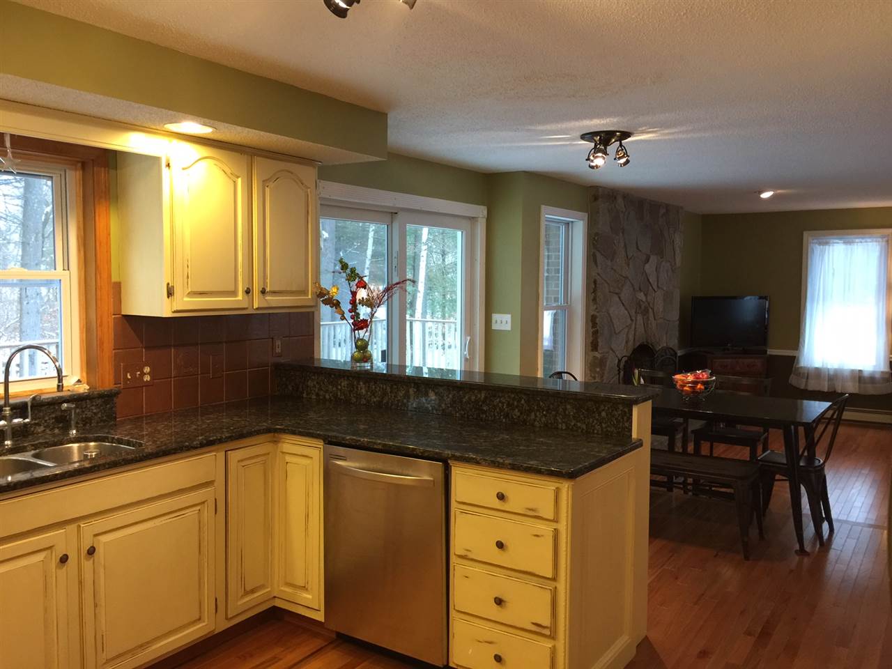1 Lafayette Road Londonderry, NH 03053 - Photo 6 of 40
