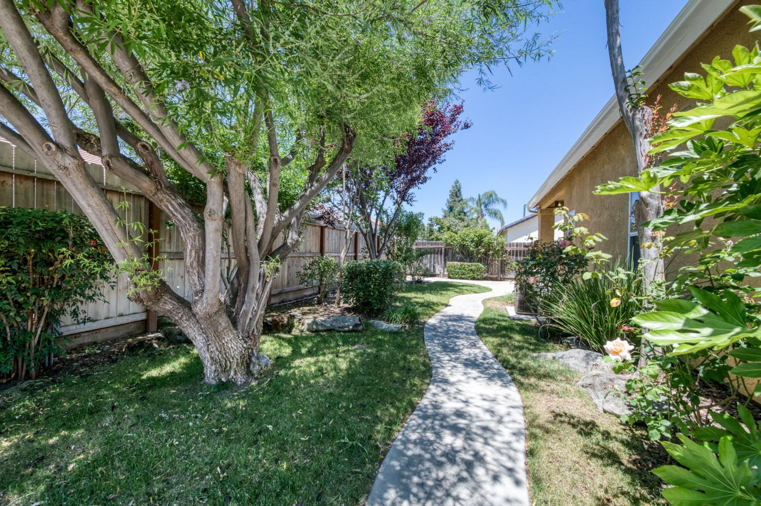 794 Applegate Avenue Clovis, CA 93611 - Photo 25 of 28