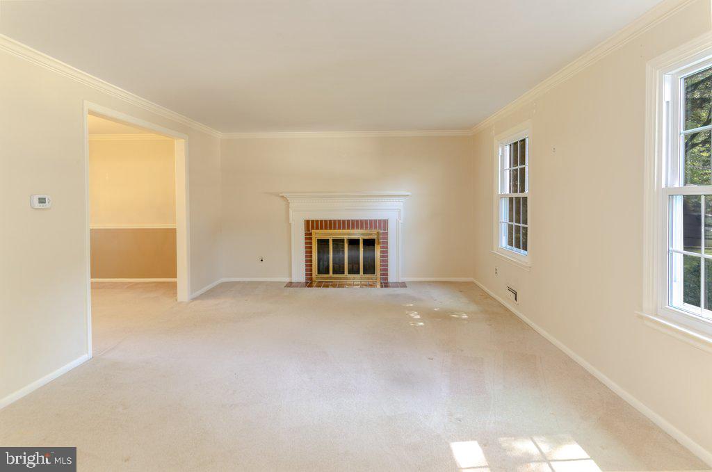 324 Wayland Road Cherry Hill, NJ 08034 - Photo 6 of 28 an empty room with windows and closet
