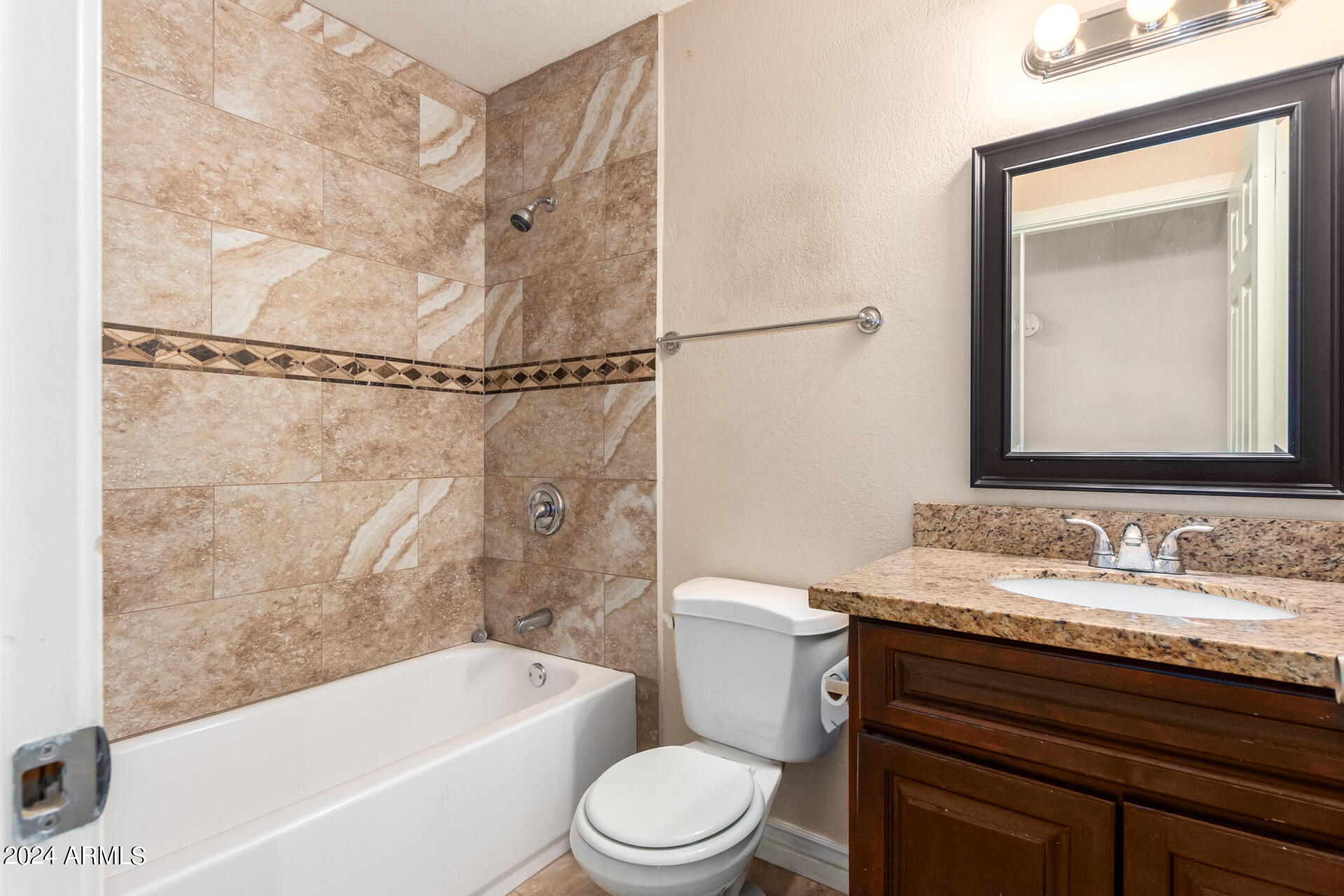 1527 West Carson Road Phoenix, AZ 85041 - Photo 11 of 22 Bathroom