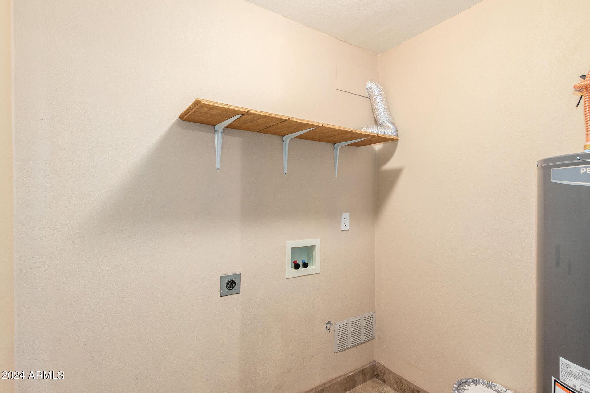 1527 West Carson Road Phoenix, AZ 85041 - Photo 18 of 22 Laundry