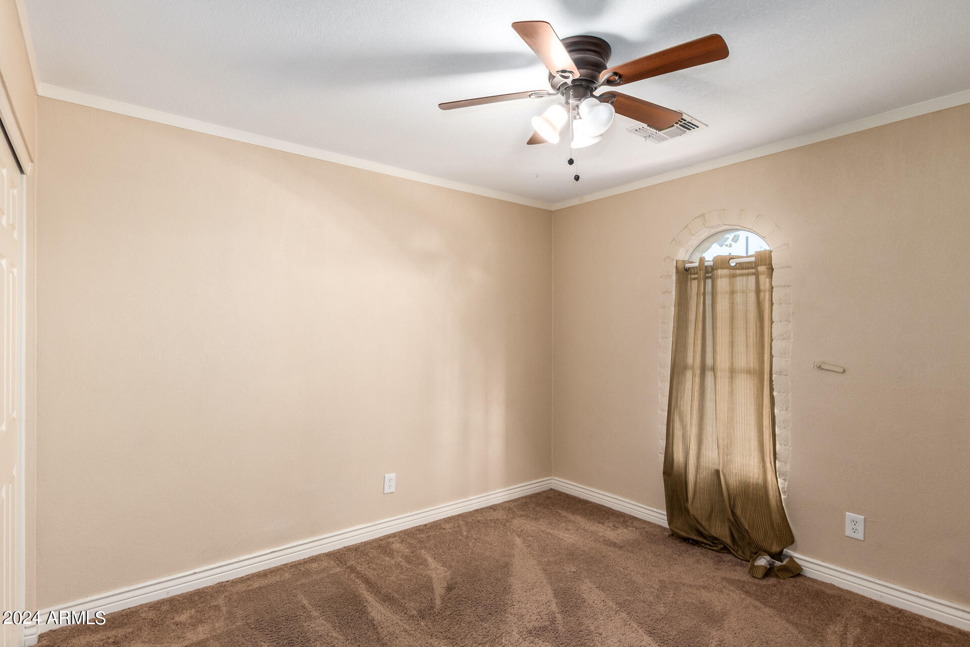 1527 West Carson Road Phoenix, AZ 85041 - Photo 9 of 22 Guest Bedroom 1