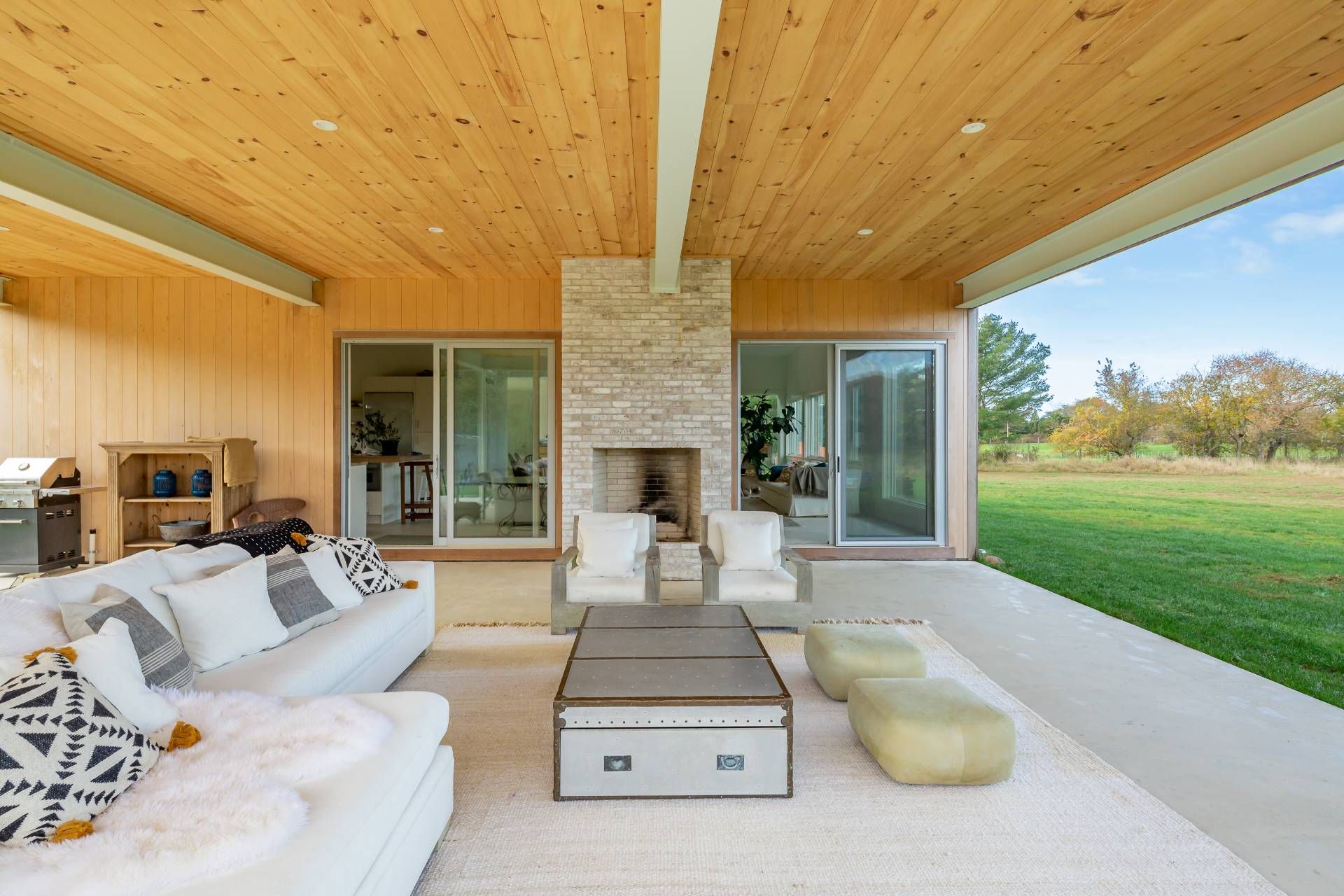 677 Lumber Lane Bridgehampton, NY 11932 - Photo 4 of 7
