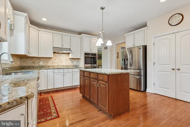 $1,350,000 | 5 Kent Lane, Paoli, PA 19301