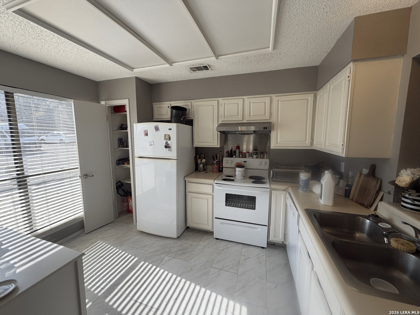 829 West Bitters Road, Unit 303 San Antonio, TX 78216 - Photo 6 of 36