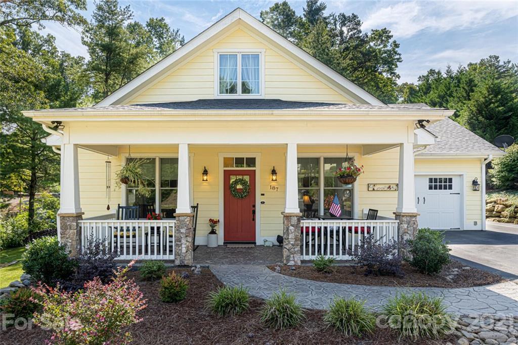 187 Solomon's Cove Road Flat Rock, NC 28731 - Photo 3 of 38 Gallery Image 3
