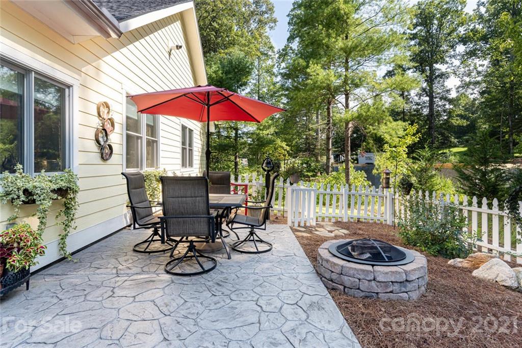 187 Solomon's Cove Road Flat Rock, NC 28731 - Photo 29 of 38 Gallery Image 29