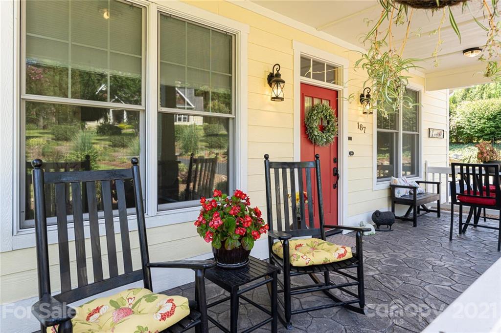 187 Solomon's Cove Road Flat Rock, NC 28731 - Photo 4 of 38 Gallery Image 4