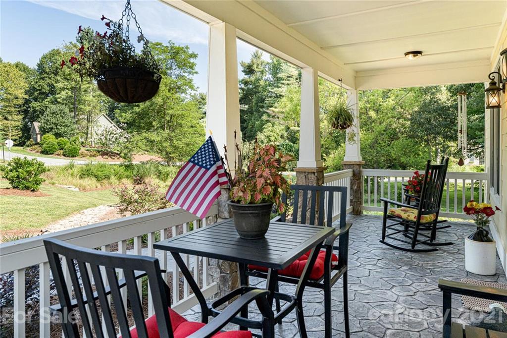 187 Solomon's Cove Road Flat Rock, NC 28731 - Photo 5 of 38 Gallery Image 5