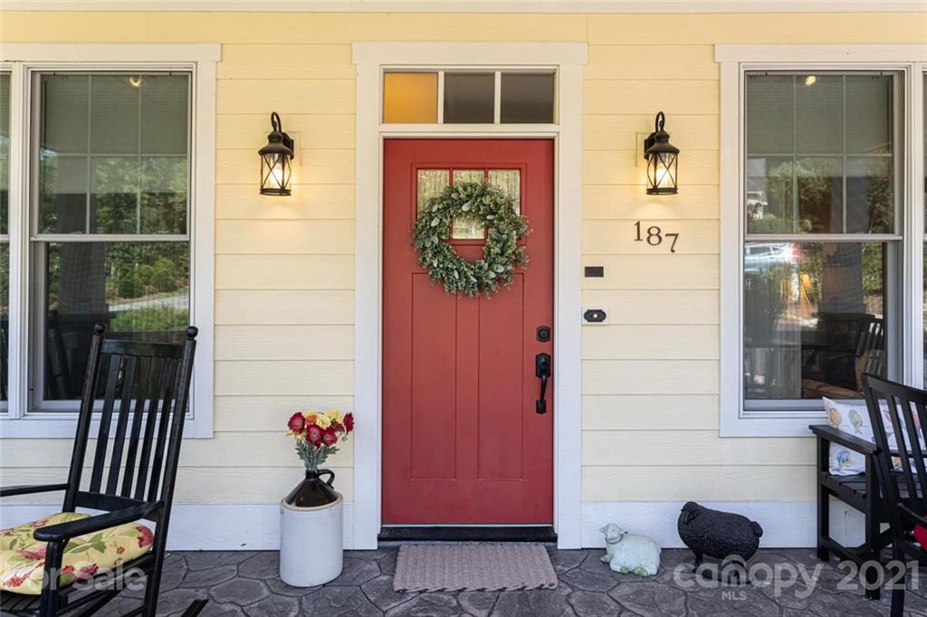 187 Solomon's Cove Road Flat Rock, NC 28731 - Photo 6 of 38 Gallery Image 6
