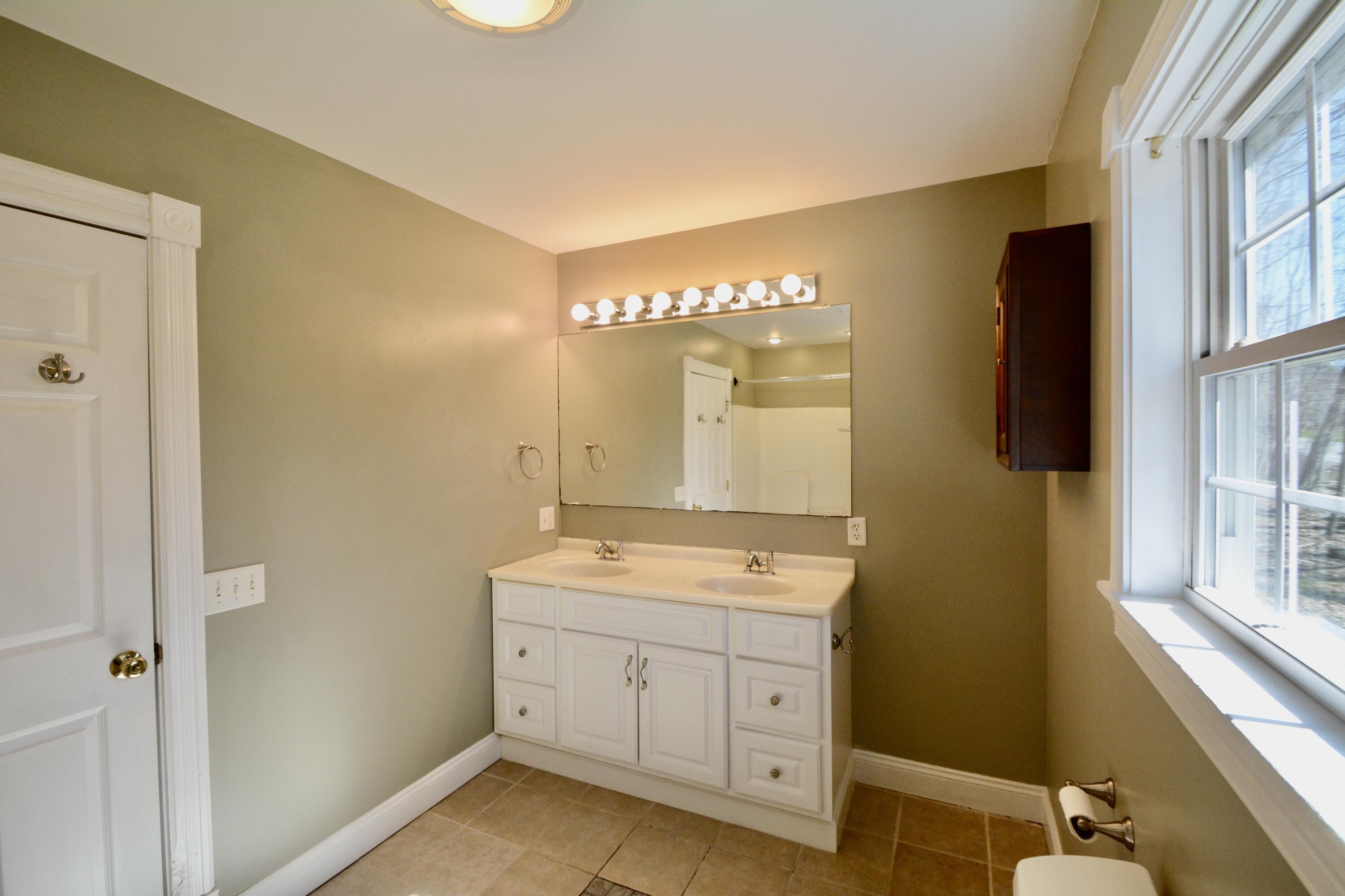 1723 River Road Bucksport, ME 04416 - Photo 16 of 41 Primary Bath