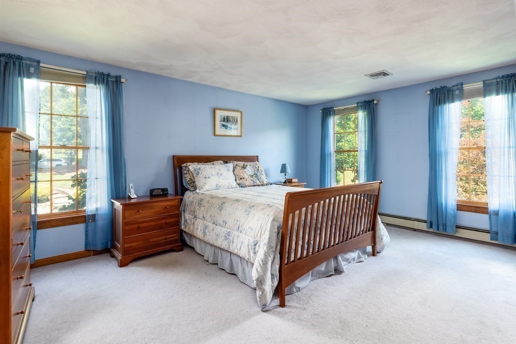 10 Lamplight Circle Natick, MA 01760 - Photo 5 of 34
