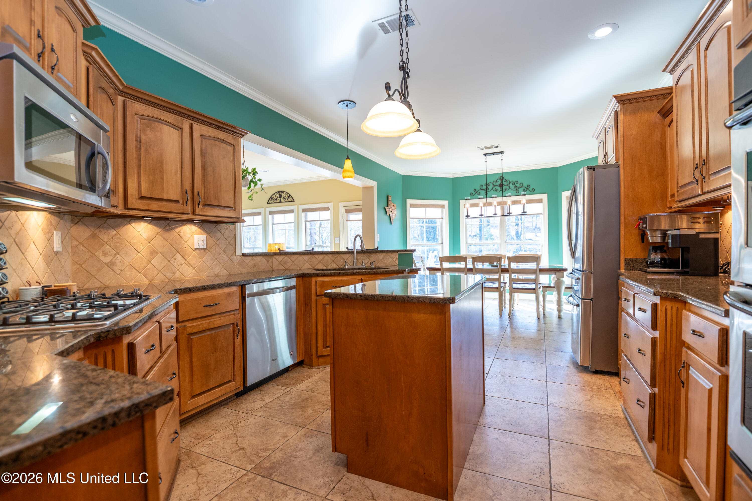 2635 College Road Southaven, MS 38672 - Photo 11 of 44 Kitchen