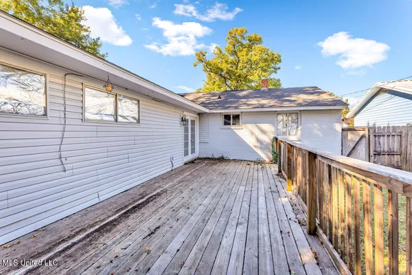 $299,000 | 152 Holiday Avenue, Pass Christian, MS 39571
