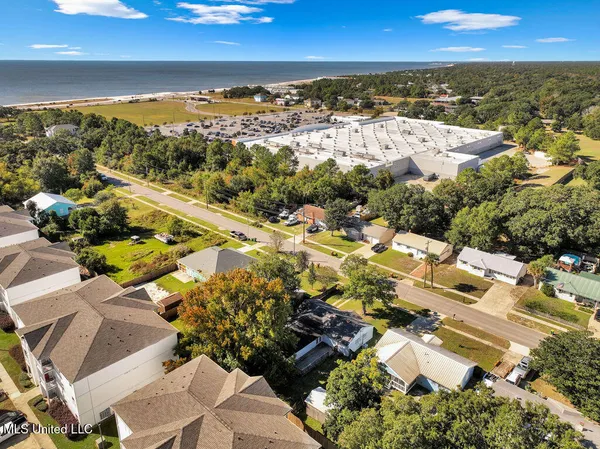 $299,000 | 152 Holiday Avenue, Pass Christian, MS 39571