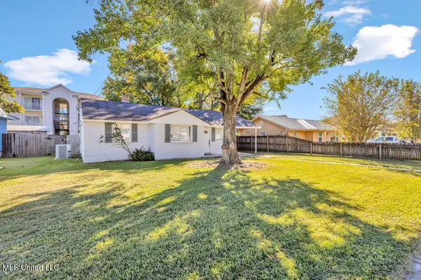 $299,000 | 152 Holiday Avenue, Pass Christian, MS 39571