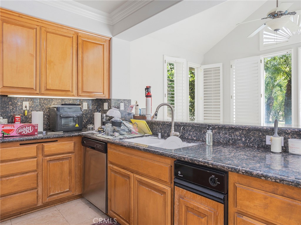 20316 Wynfreed Lane Porter Ranch, CA 91326 - Photo 9 of 51 Kitchen