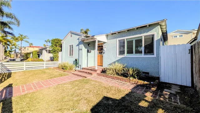 $1,997,000 | 216 15th Street, Seal Beach, CA 90740