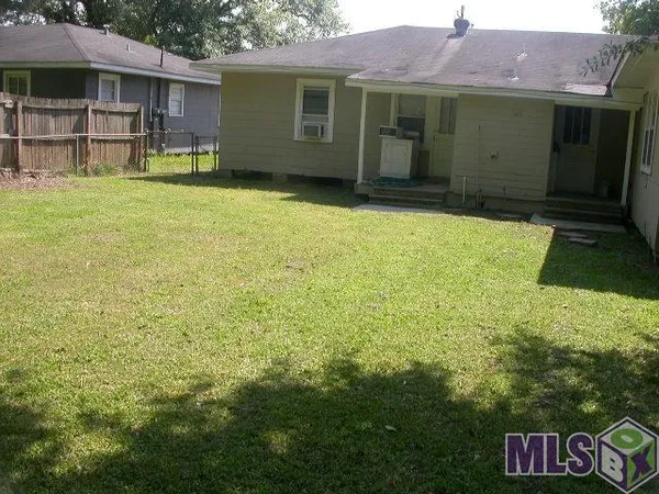$925 | 1146 West Chimes Street, Unit 3, Baton Rouge, LA 70802