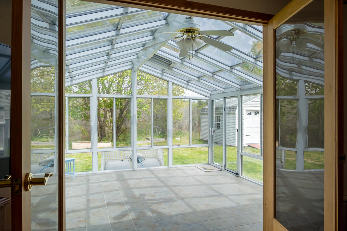800 North Road Yarmouth, ME 04096 - Photo 31 of 60 40-Sunroom (1 of 3)