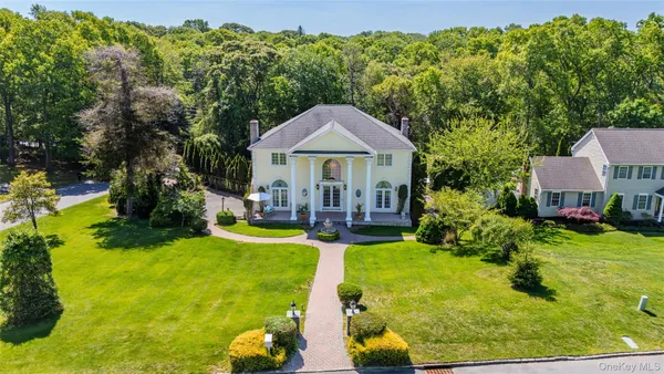 $1,299,996 | 3 Dover Court, Wading River, NY 11792