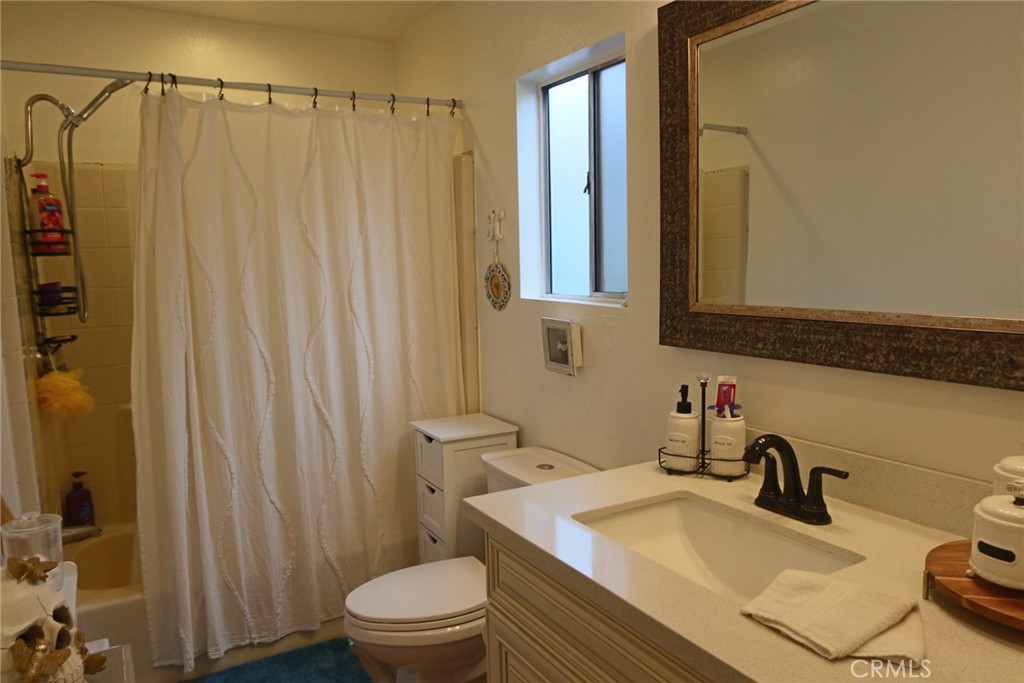 18540 Soledad Canyon Road, Unit 38 Canyon Country, CA 91351 - Photo 23 of 43 Primary Bedroom Bathroom