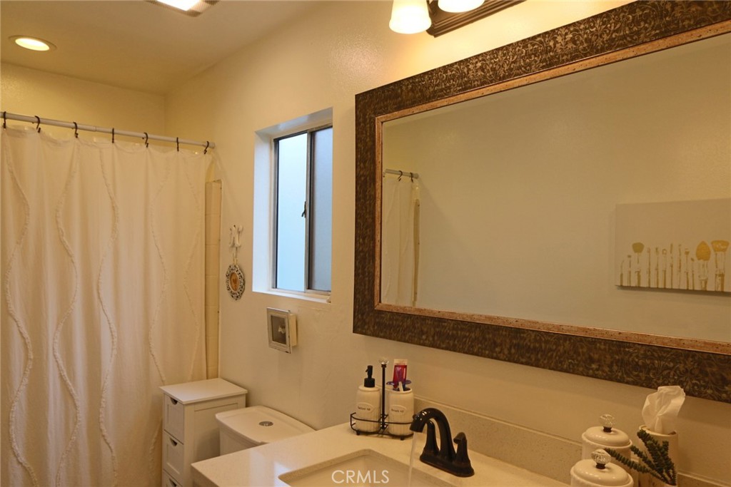 18540 Soledad Canyon Road, Unit 38 Canyon Country, CA 91351 - Photo 25 of 43 Primary Bedroom Bathroom