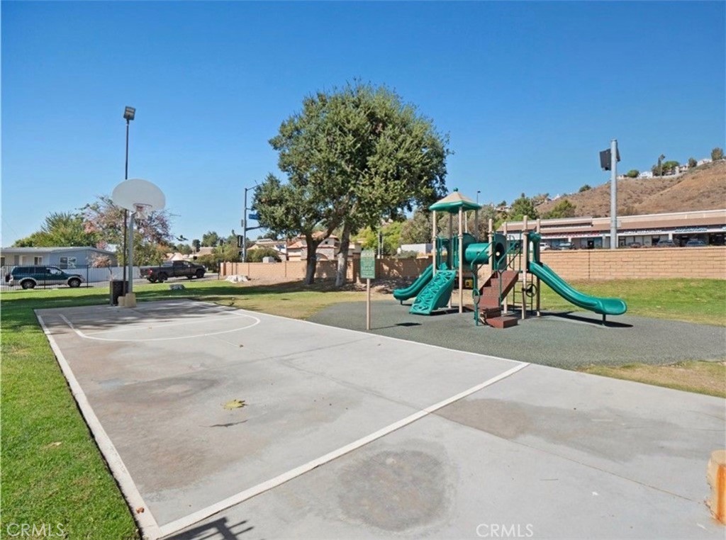 18540 Soledad Canyon Road, Unit 38 Canyon Country, CA 91351 - Photo 39 of 43 Granada Villa Park Play Ground