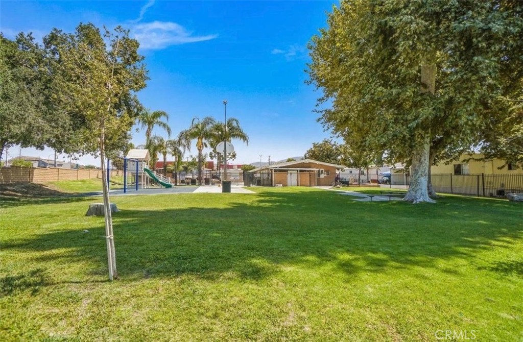 18540 Soledad Canyon Road, Unit 38 Canyon Country, CA 91351 - Photo 40 of 43 Granada Villa Park Play Area