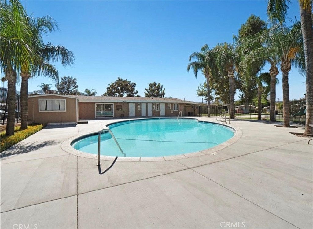 18540 Soledad Canyon Road, Unit 38 Canyon Country, CA 91351 - Photo 41 of 43 Granada Villa Park Assoc Pool