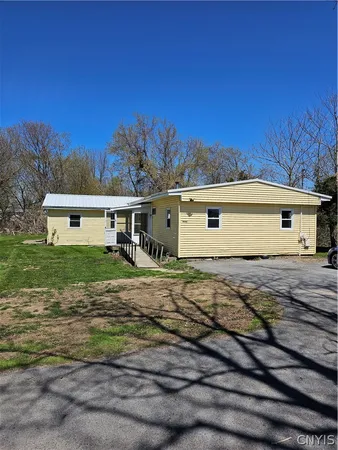 $1,800 | 9193 Highway 11, Lorraine, NY 13605
