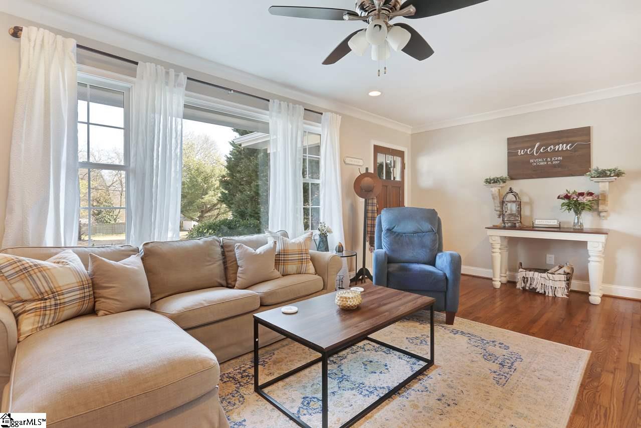 326 Parkins Mill Road Greenville, SC 29607 - Photo 3 of 28