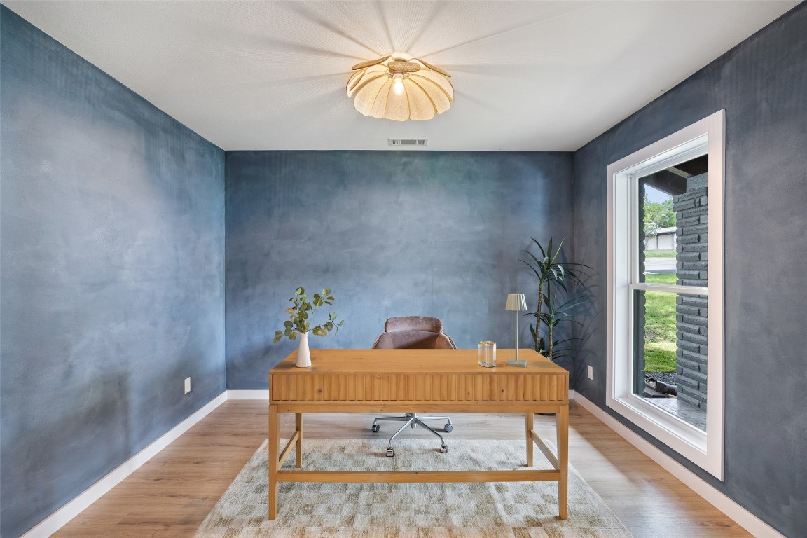 6809 Willamette Drive Austin, TX 78723 - Photo 8 of 40