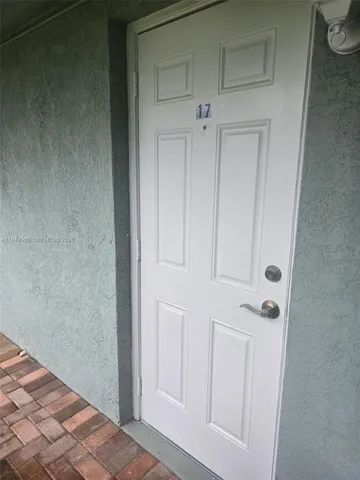 $1,500 | 3260 Northeast 19th Avenue, Unit 17, Fort Lauderdale, FL 33306