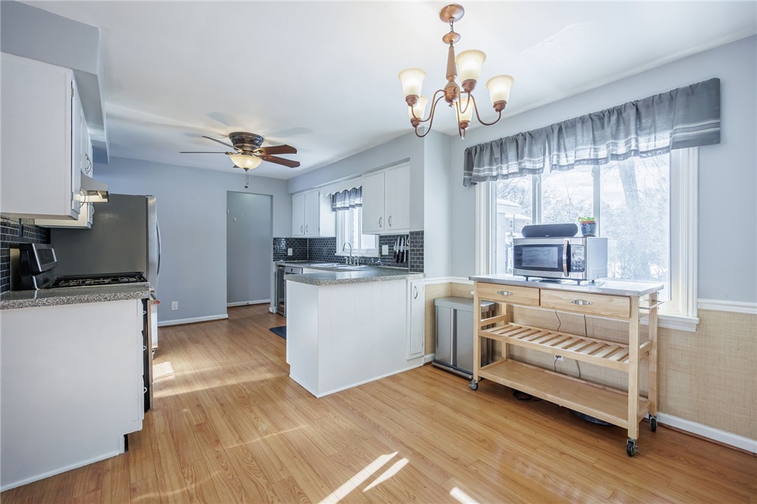 121 Wyndham Road Irondequoit, NY 14609 - Photo 12 of 34