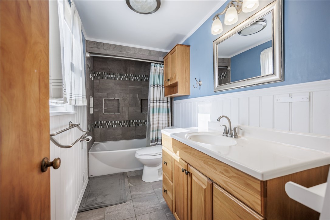 121 Wyndham Road Irondequoit, NY 14609 - Photo 20 of 34